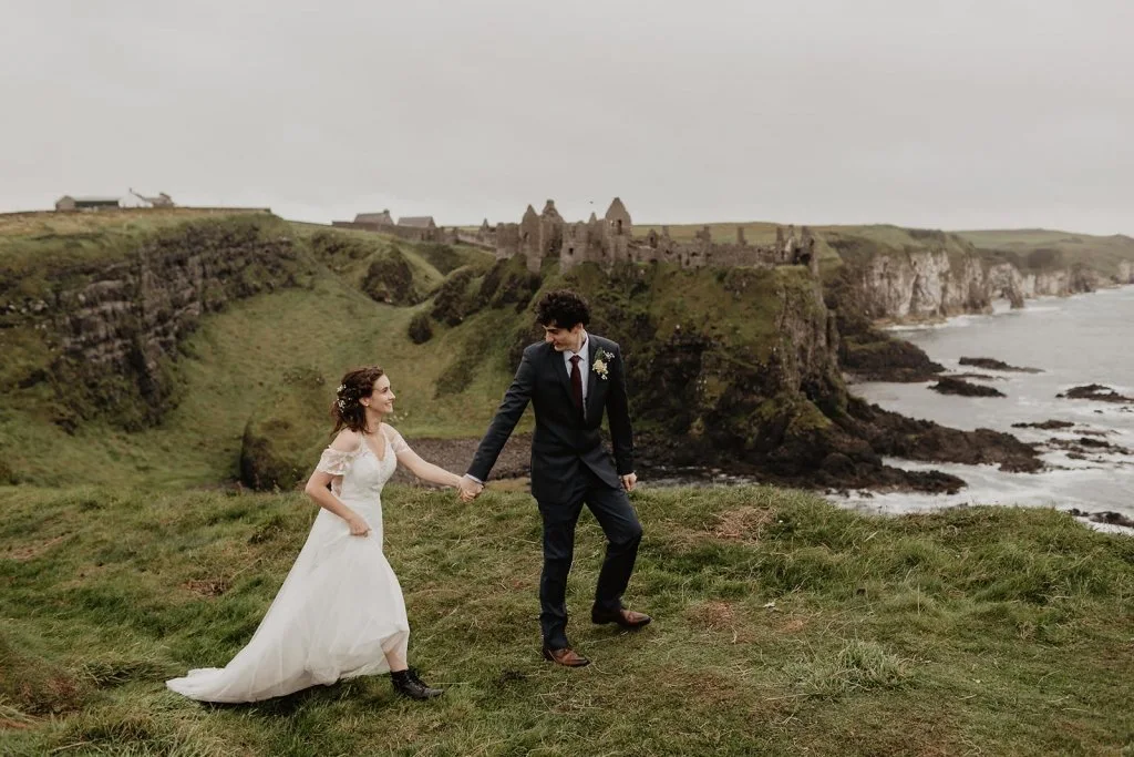 Élopement en Irlande, entre château et paysages verts 