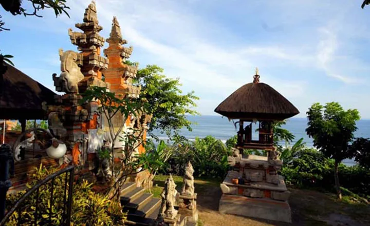 Pura Rambut Siwi Love Bali