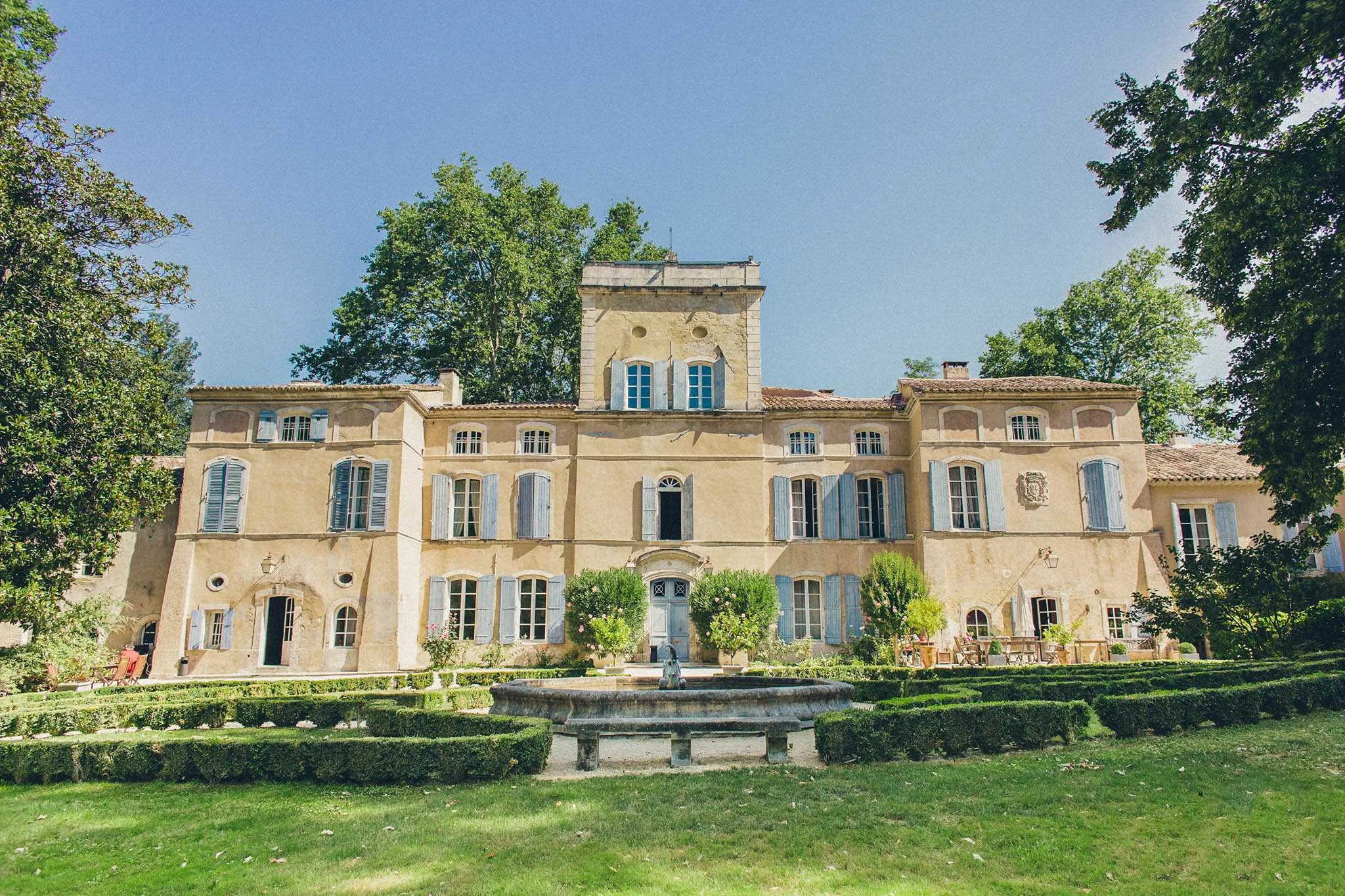 Domaine des Barrenques, château de mariage en Provence dans un parc de six hectares