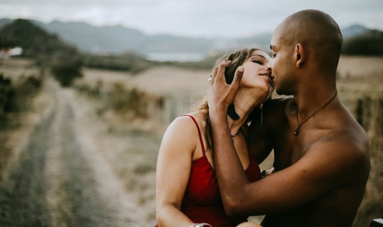 Séance couple en pleine nature à Sainte-Anne en Martinique