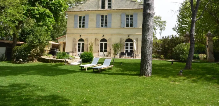 Mas de Capelou, domaine de mariage avec verger et jardin à Avignon