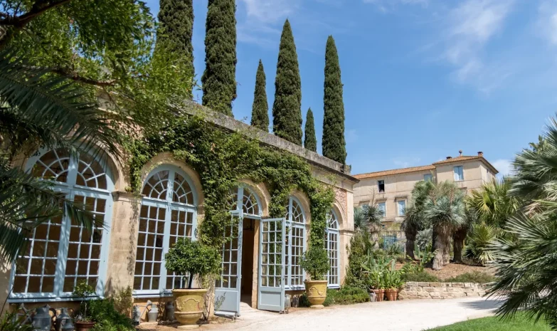 Façade du Château de Flaugergues à Montpellier et ses jardins à la française
